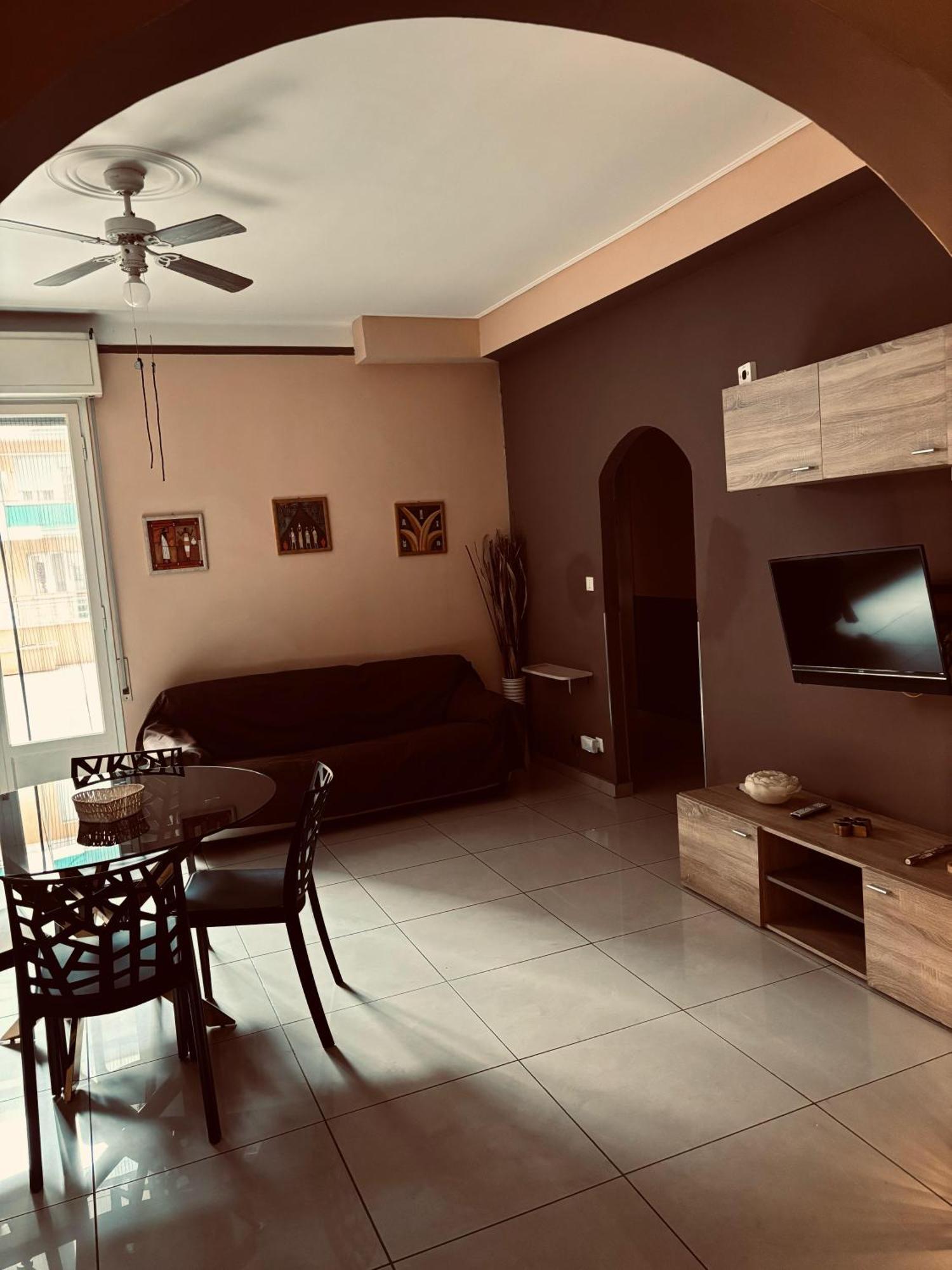 Brown Apartment Sanremo Luaran gambar