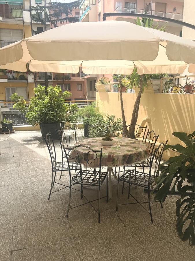 Brown Apartment Sanremo Luaran gambar